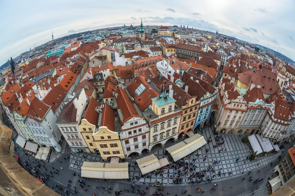 Vista aérea de la Plaza de la Ciudad Vieja en Praga, República Checa — Foto de Stock