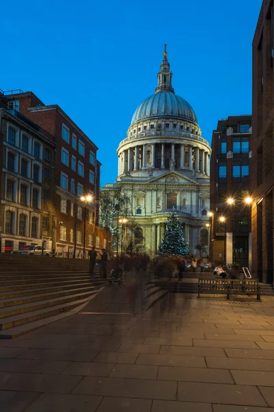 Cattedrale di St Paul con albero di Natale, Londra, Regno Unito — Foto Stock