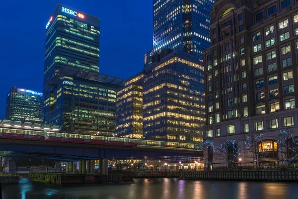 Wgląd nocy Canary Wharf, Londyn, Wielka Brytania — Zdjęcie stockowe