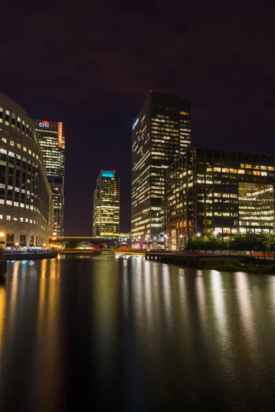 Night view of Canary Wharf,  London, UK — Stock Photo, Image
