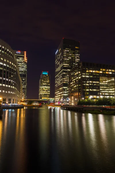 Vista notturna Canary Wharf, Londra, Regno Unito — Foto Stock