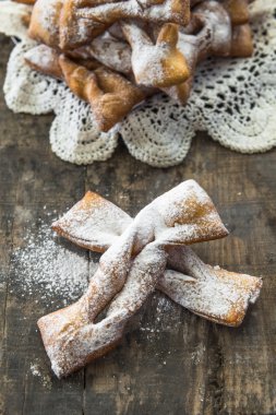 Frappe - tipik İtalyan karnaval börek