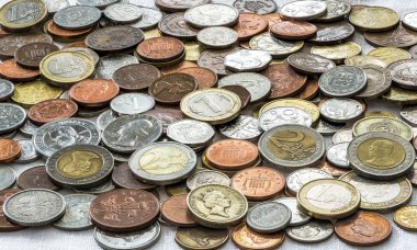 Dünyanın dört bir yanından paralar çeşitli