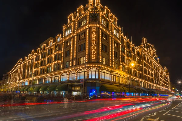 Vista de Harrods con decoraciones navideñas, Londres Reino Unido — Foto de Stock