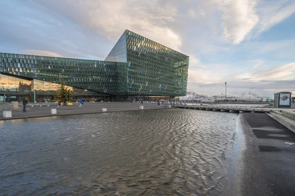 Harpa Concert Hall w porcie Reykjavik, Islandia — Zdjęcie stockowe