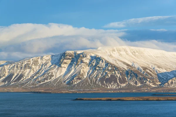 Vista da baía em Reykjavik Islândia — Fotografia de Stock