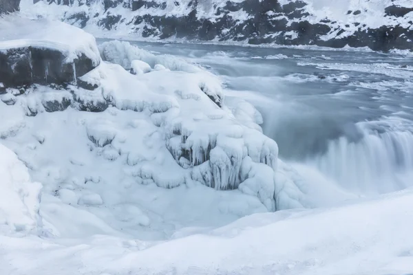 Goldener Wasserfall in Island im Winter — Stockfoto