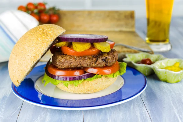 Hamburguesa de carne casera — Foto de Stock