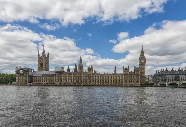 A Big ben és ház a Parlament Londonban — Stock Fotó