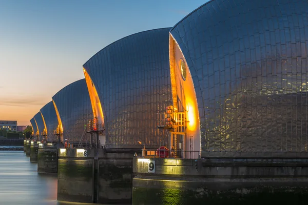 Thames Barrier o zmierzchu, Londyn, Wielka Brytania — Zdjęcie stockowe