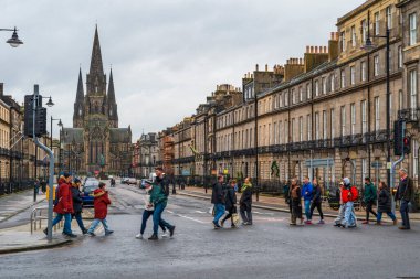 EDINBURGH, SCOTLAND - 07 Aralık 2025: İskoçya 'nın en büyük kilise binalarından biri olan St. Mary' s Episcopal Katedrali 'nin manzarası. George Gilbert Scott tarafından tasarlanmış ve 1879 'da ithaf edilmiştir..