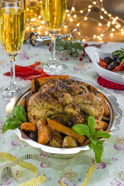 Festliches Brathähnchen-Abendessen — Stockfoto