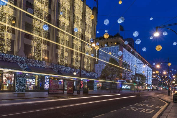 Julbelysning på Oxford Street, London — Stockfoto