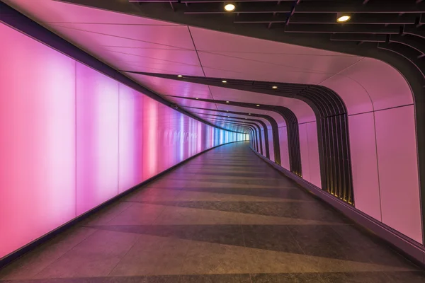 キングス ・ クロス ・ セント ・ パンクラス駅でディスコのトンネル — ストック写真