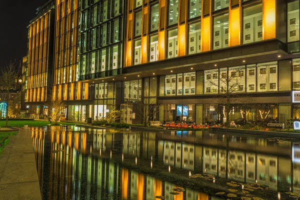 Night view of Pancras Square in London — Zdjęcie stockowe