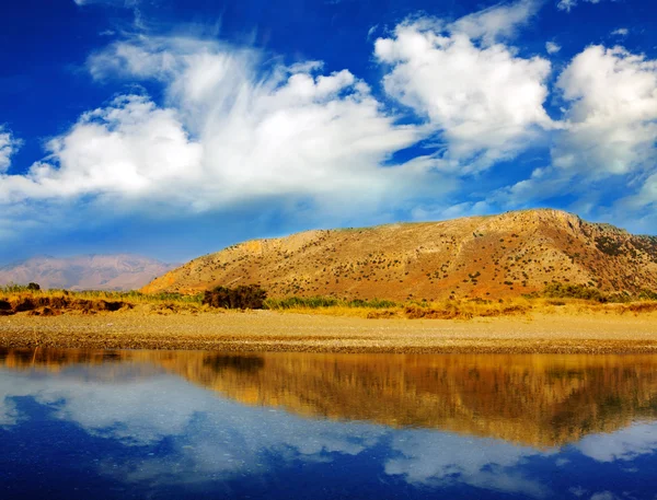 Reflection in water of mountain lakes. — Stock Photo, Image