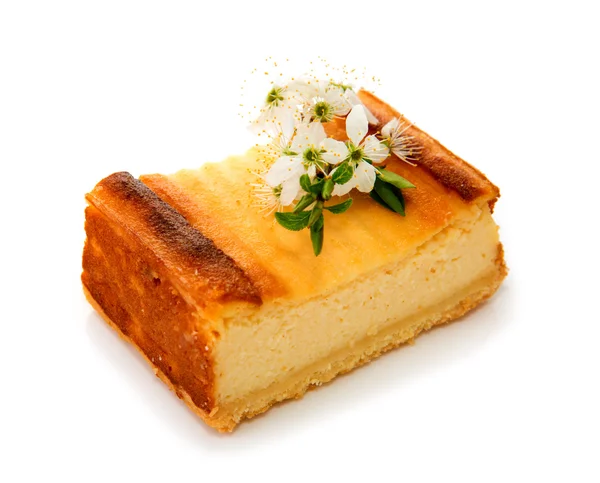 Cheesecake isolated on white background. — Stock Photo, Image