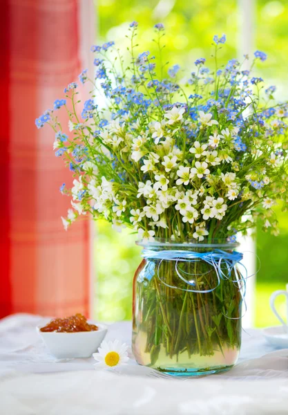 Primavera flores silvestres buquê  . — Fotografia de Stock