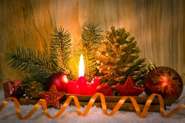 Kerstmis decoratie und komst kaars. — Stockfoto