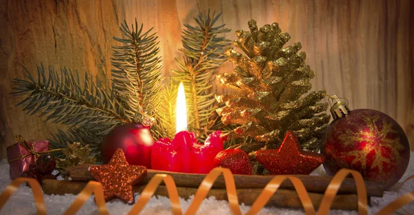 Kerstmis decoratie und komst kaars. — Stockfoto