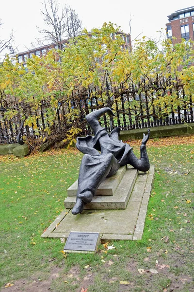 London December 2018 Statue Thomas Becket 1970 Edward Bainbridge Copnall — стоковое фото