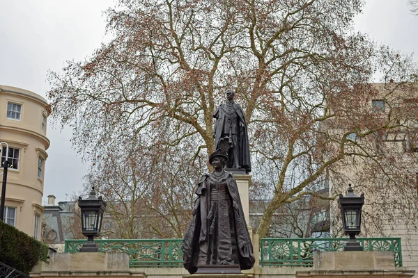 Londres Reino Unido Diciembre 2018 King George Queen Elizabeth Memorial — Foto de Stock