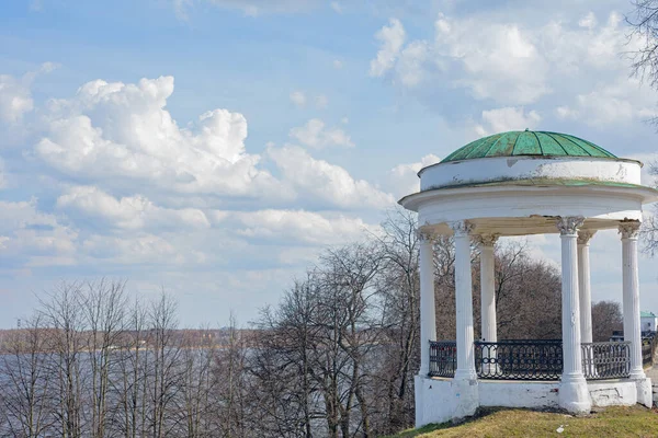 Yaroslavl Russia April 2021 Rotunda Gazebo Volga River Embankment Spring — Stock Photo, Image