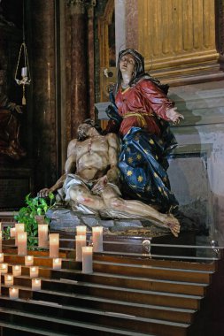 Roma, İtalya - 14 Ağustos 2019. Roma 'daki San Marcello al Corso kilisesinin içinde.