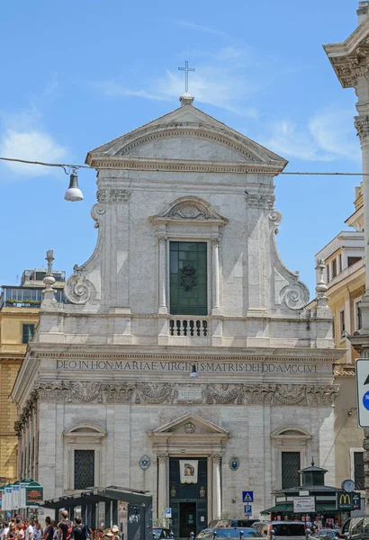 Roma Italia Agosto 2019 Fachadas Casas Antiguas Iglesias Las Estrechas —  Fotos de Stock