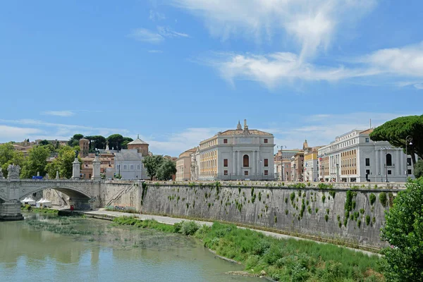 Rome Italië Augustus 2019 Uitzicht Tiber Dijk Victor Emmanuel Brug — Stockfoto