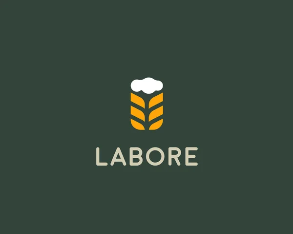 Brewery logotype. Beer vector logo design template. Pub modern symbol. Stylized mug badge emblem. — Stock Vector