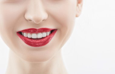 Seksi genç kız olumlu duygular ifade ediyor