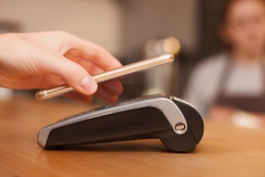 Telefonla ödeme için akıllı tarama sistemi