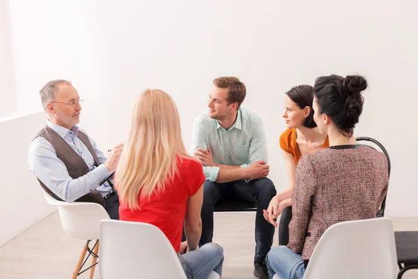 Young people on group therapy session — Φωτογραφία Αρχείου