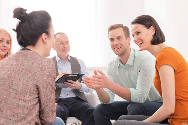 Friendly Group is Consulting in psychotherapeut — Stockfoto