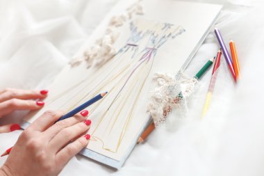 Yetenekli terzi gelin giyim tasarımı