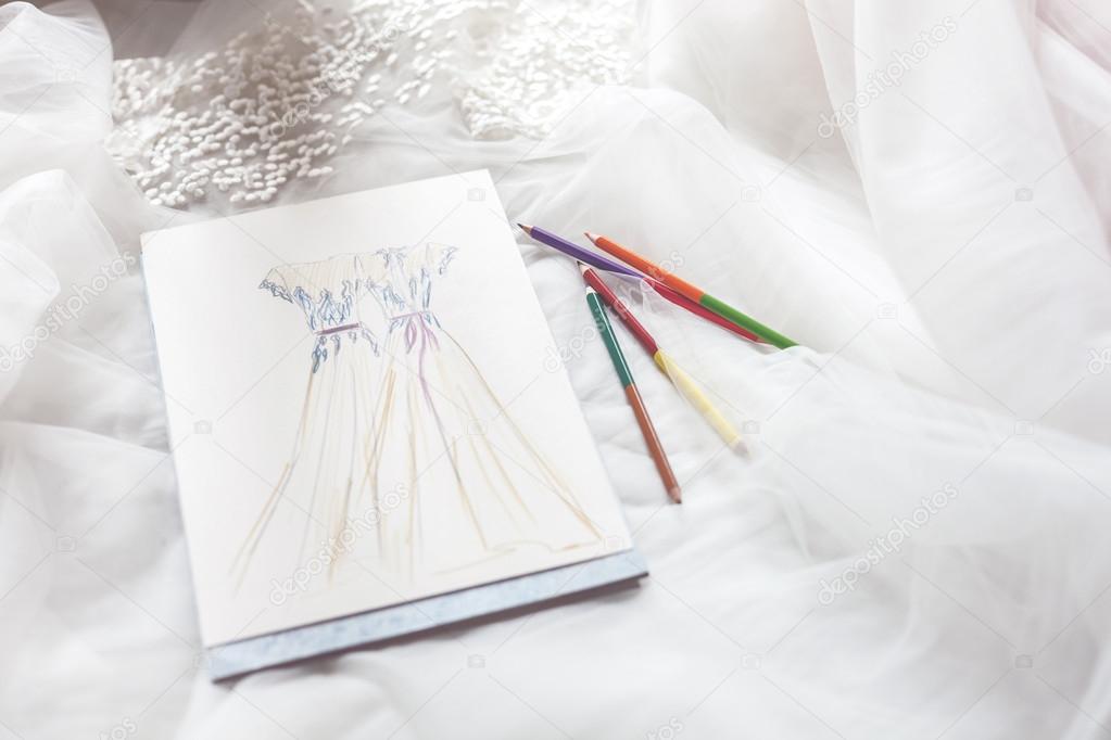 dibujos: diseños de vestidos | dibujo de vestidos de novia en una
