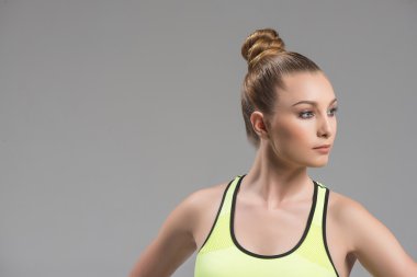 Usta kadın atlet dinleniyor