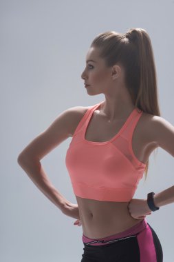 Güzel kadın atlet eğitime hazır