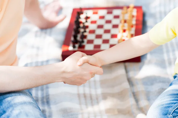 Juguemos al ajedrez juntos. — Foto de Stock