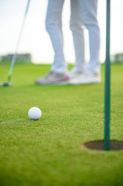Sürücü ile atış isabet golf oyuncuları