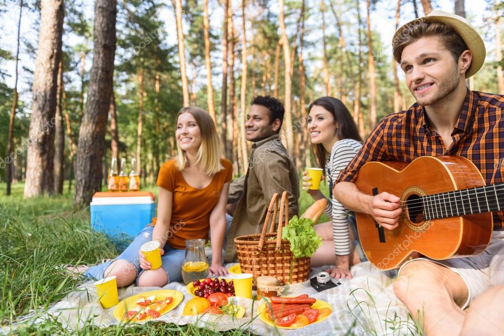 pishechki-na-otdihe-s-parnyami