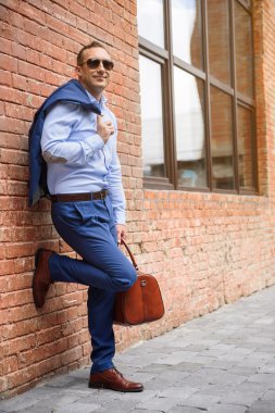 Rahat adam tatil için hazırlanıyor