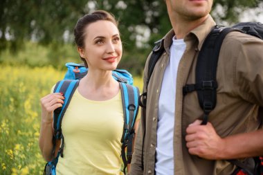 Çift yolculuğa rahatlatıcı sevgi dolu