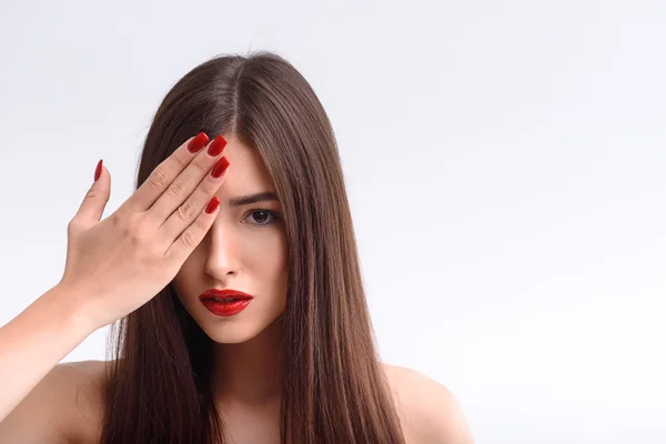 Jovem apaixonada posando com sensualidade — Fotografia de Stock