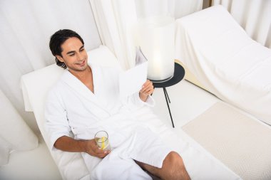 Mutlu adam spa tatil zevk