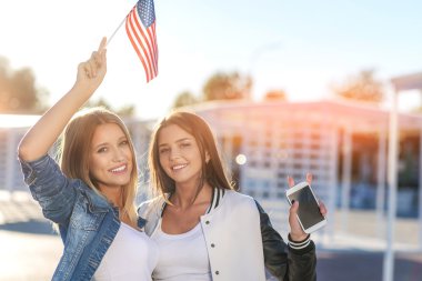 Sahilde kutlamanın arkadaşları