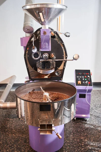 Taze kavrulmuş kahve çekirdeği.