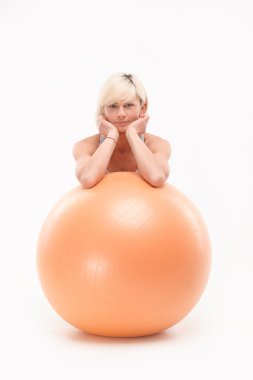 ballpretty ile genç bir kadın portresi