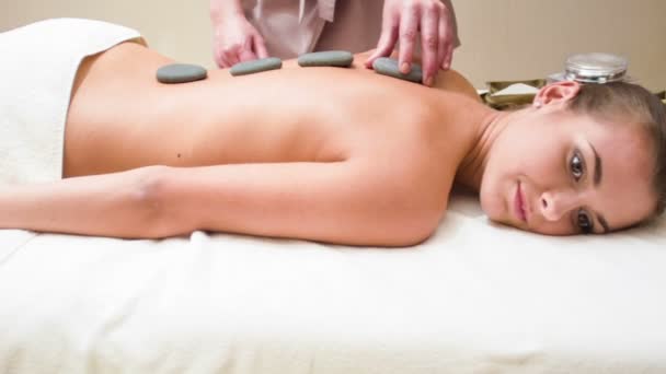 Hot stone massage therapy — Stock Video